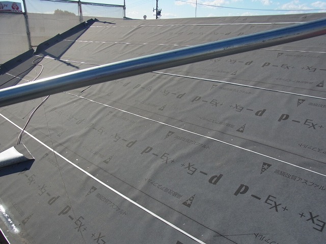 ルーフィング材を貼った屋根